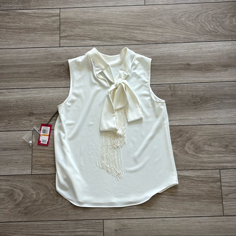 Vince Camuto small top